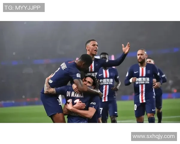 欧冠激战：里昂大胜巴黎圣日耳曼神奇扑救点燃全场激情