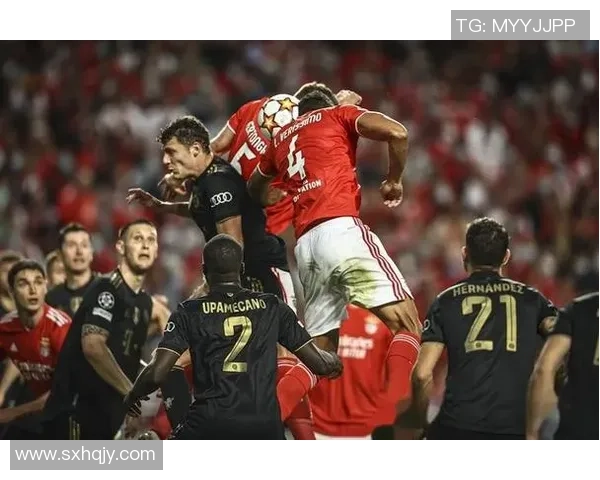 世界杯精彩对决本菲卡与那不勒斯激战成平局数据分析揭示比赛亮点与反转瞬间