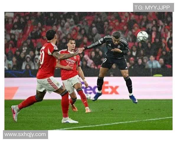 足总杯激战热刺与本菲卡互交白卷绝杀瞬间引发全场热烈反响 足总杯激战热刺与本菲卡互交白卷绝杀瞬间引发全场热烈反响