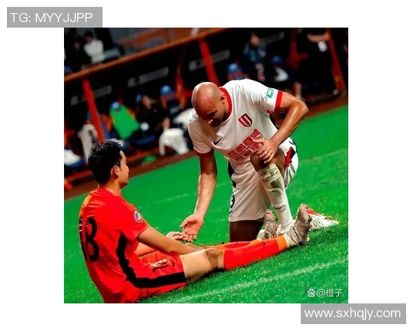 中超精彩对决里昂大胜本菲卡帽子戏法引发争议判罚热议 中超精彩对决里昂大胜本菲卡帽子戏法引发争议判罚热议