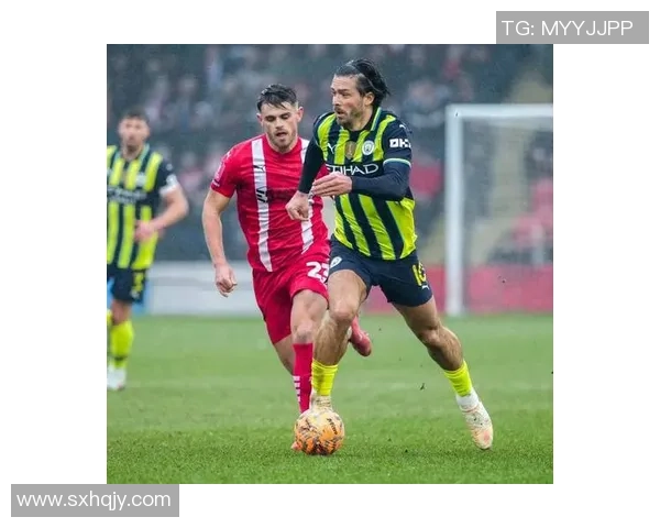 足总杯精彩对决AC米兰狂胜曼城四球引爆全场激情