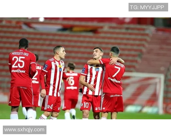 欧联杯精彩对决阿森纳与里昂战成平局逆转瞬间点燃全场激情 欧联杯精彩对决阿森纳与里昂战成平局逆转瞬间点燃全场激情